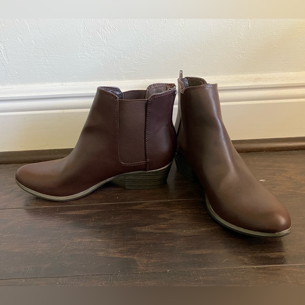 EUC Esprit Tyler Booties 6.5 Medium, elastic, zippers